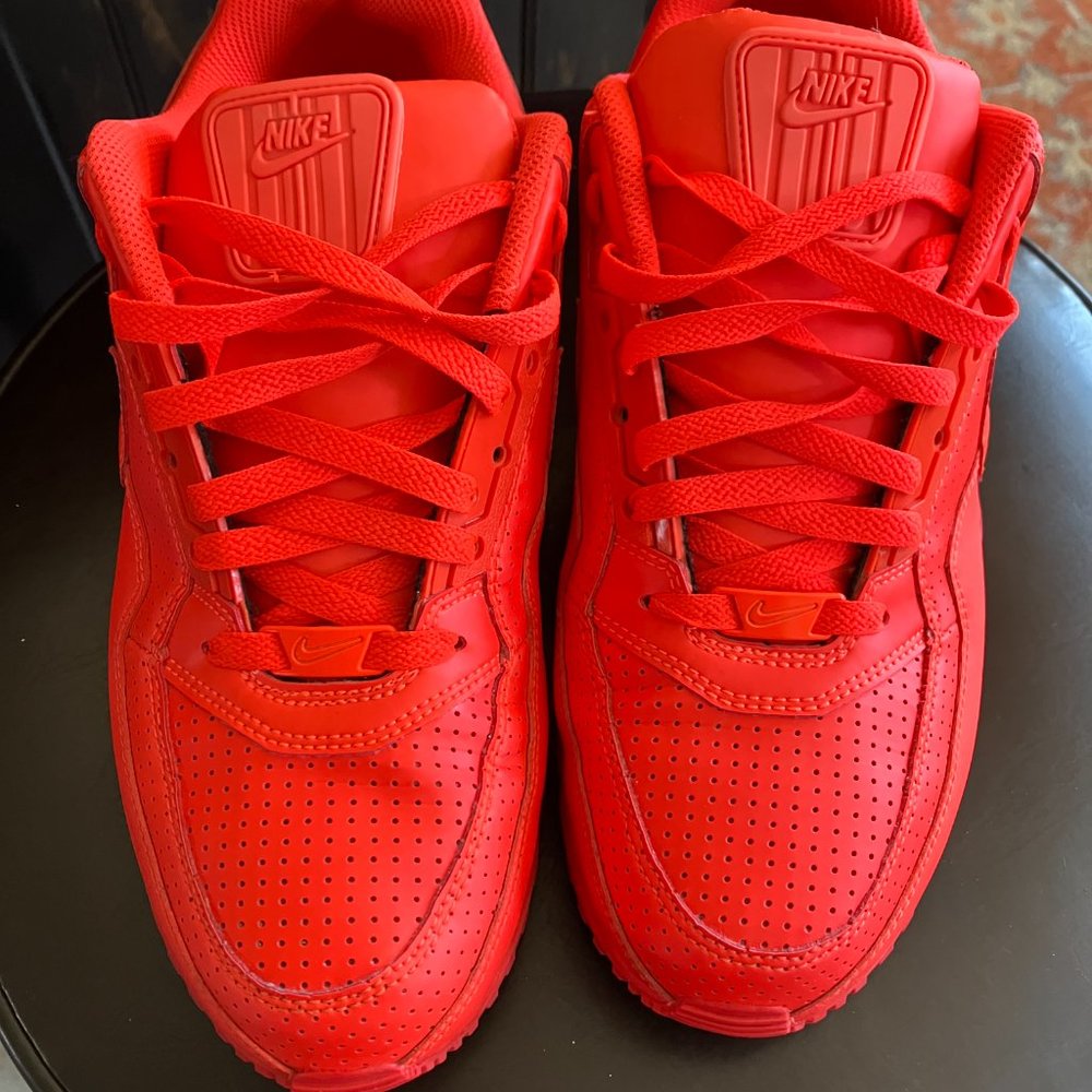 LIKE NEW.....Nike Air Max Ltd 3  /  Bright Crimson / Mens Size 10 /  687977 666